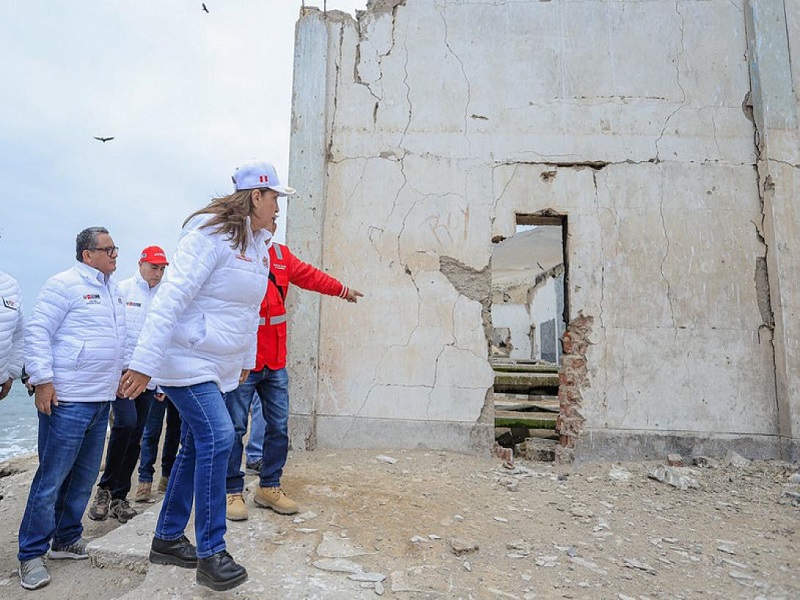 Presidenta Boluarte ofrece construir a la brevedad un nuevo penal en El Frontón