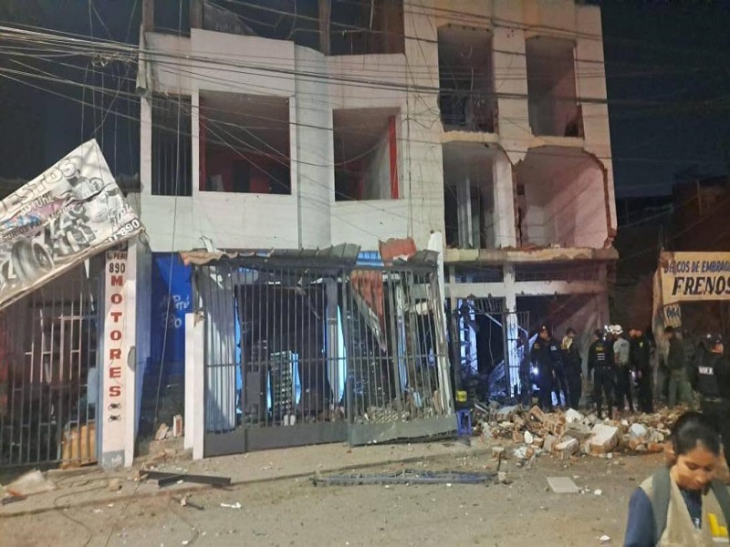 ¡ESTO ES TERRORISMO! Dinamitan casa en Trujillo y estallido afecta a toda una cuadra