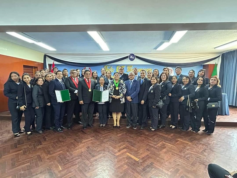 CIPALIDAD RINDE HOMENAJE A COLEGIO SANTA ROSA POR SUS 85 ANIVERSARIOS