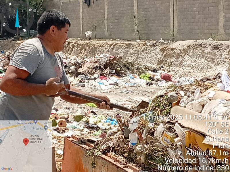 Multan a vecinos cochinos por arrojar basura en la vía pública