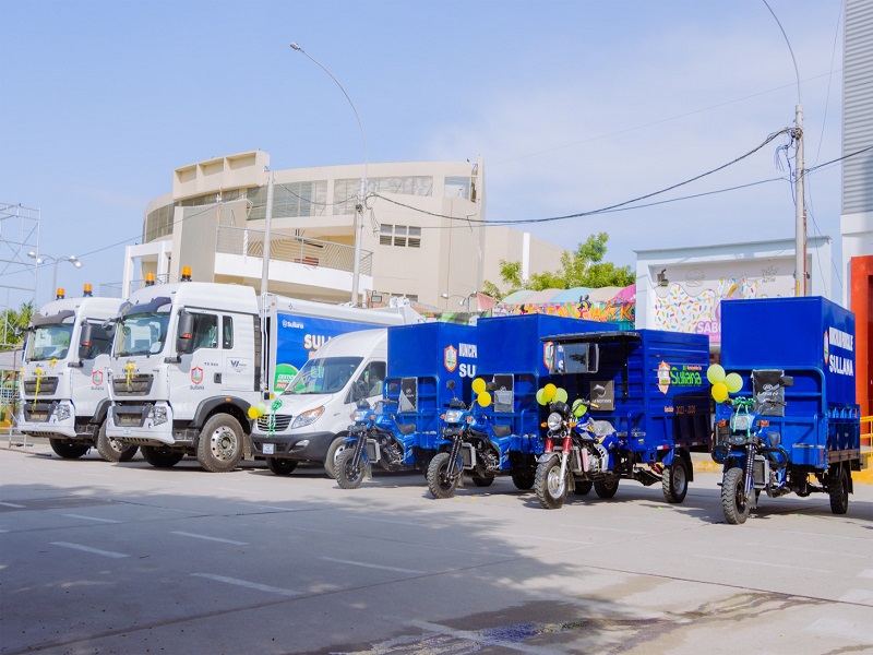 Municipalidad de Sullana presenta y bendice 21 nuevos vehículos