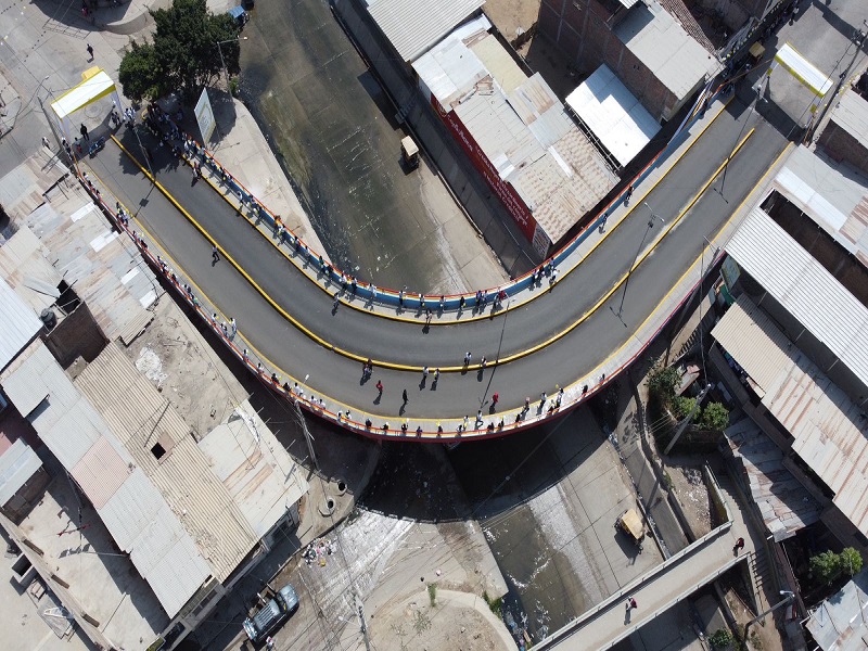 Municipalidad de Bellavista rehabilita y coloca capa de asfalto en puente "Integración" 