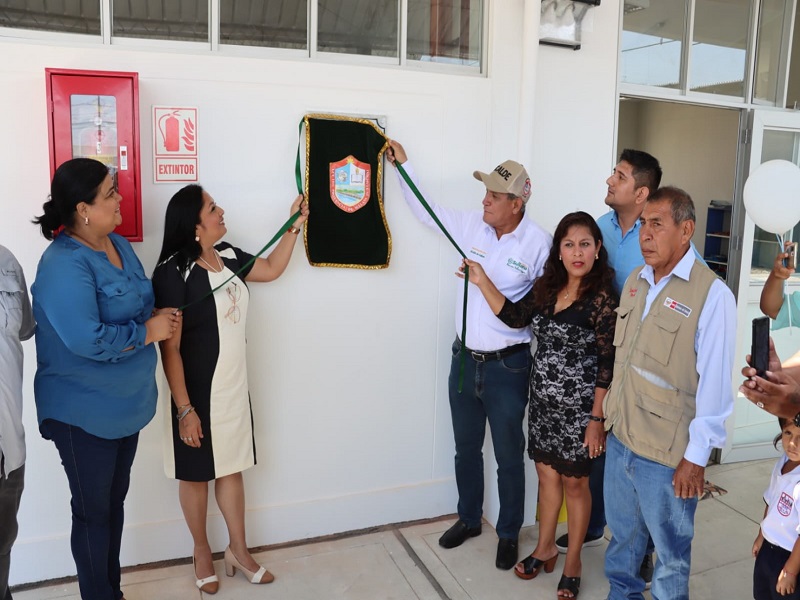 Alcalde inaugura y entrega moderna Institución educativa en beneficio de la niñez de la Urb. popular Villa La Paz