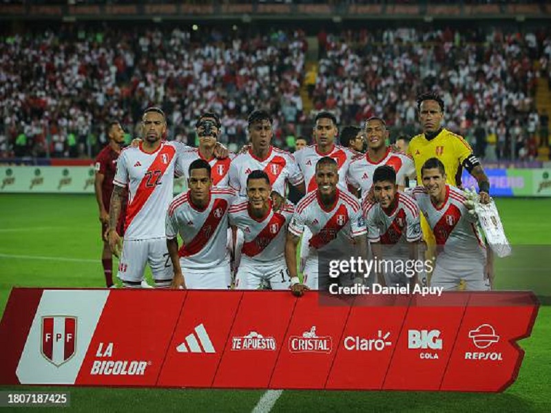 PERÚ ENFRENTARÁ A ECUADOR EL MARTES A LAS 4 P.M