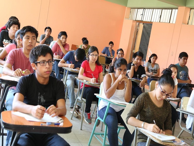 Comisión de Educación aprueba bachillerato automático permanente en universidades