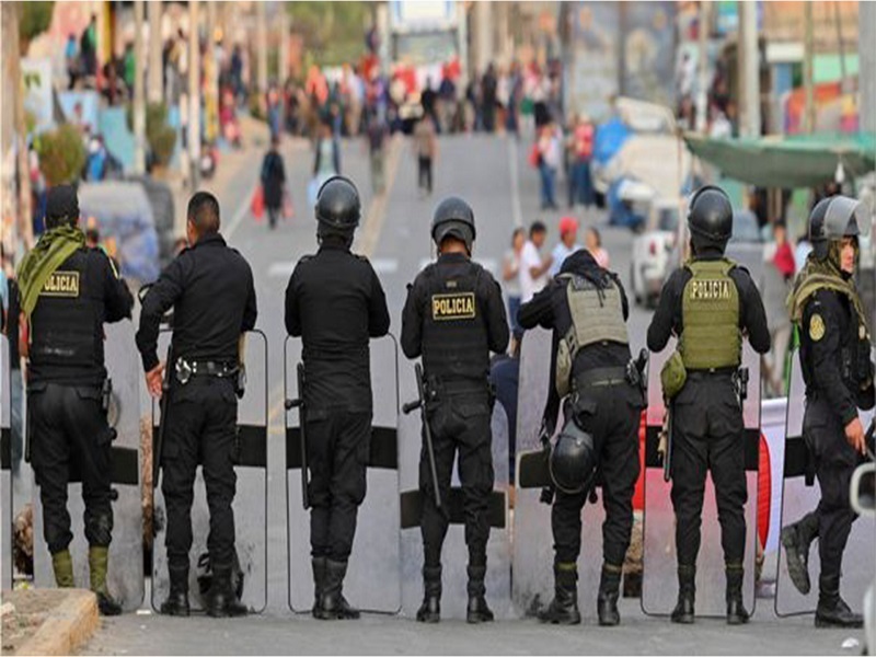 Arrestan a dos policías cuando encubrían en patrullero a rival de ‘Los Pulpos’ de Trujillo: “Les espera la cárcel”