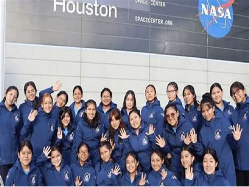 Orgullo nacional: estudiantes peruanas se gradúan de programa en centro espacial de la NASA