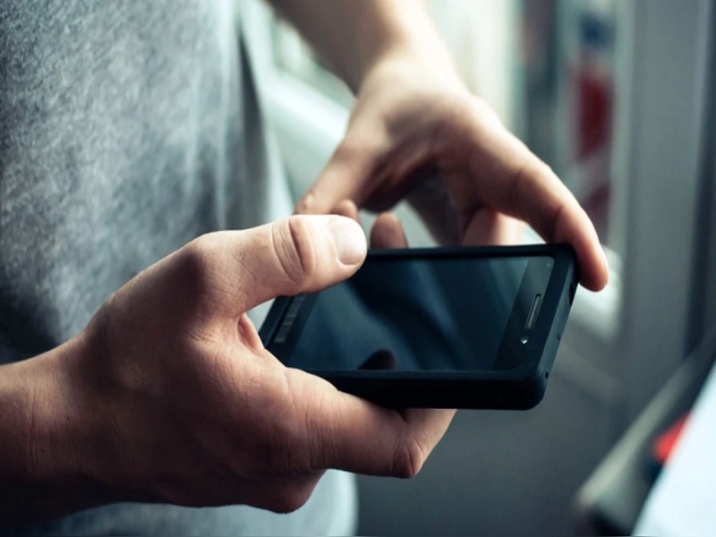 Por fin!. Gobierno promulgó ley que regula el uso de celulares en colegios públicos y privados