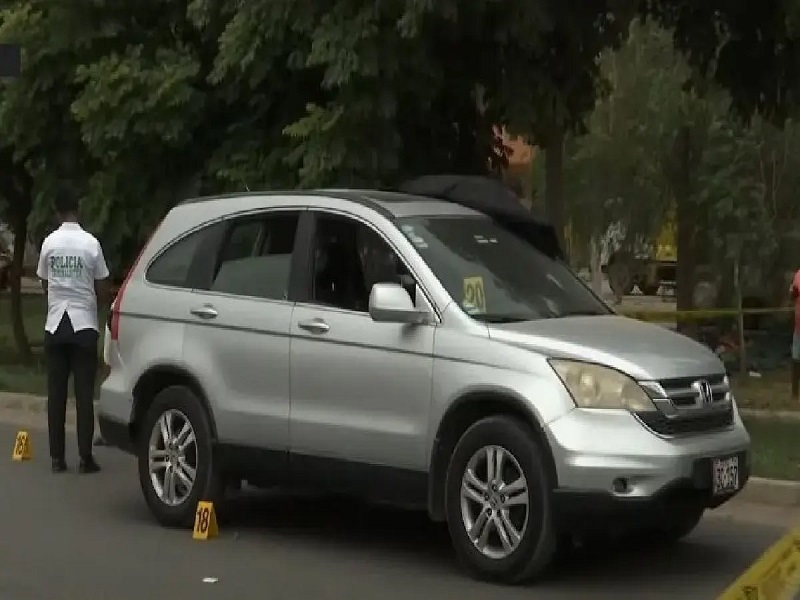 Excongresista Óscar Medelius murió tras ser acribillado dentro de una camioneta en Carabayllo