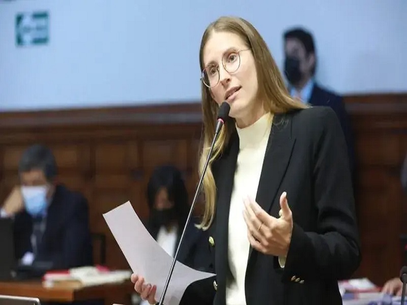 Adriana Tudela retira proyecto sobre vigencia indeterminada de certificados de inspección técnica