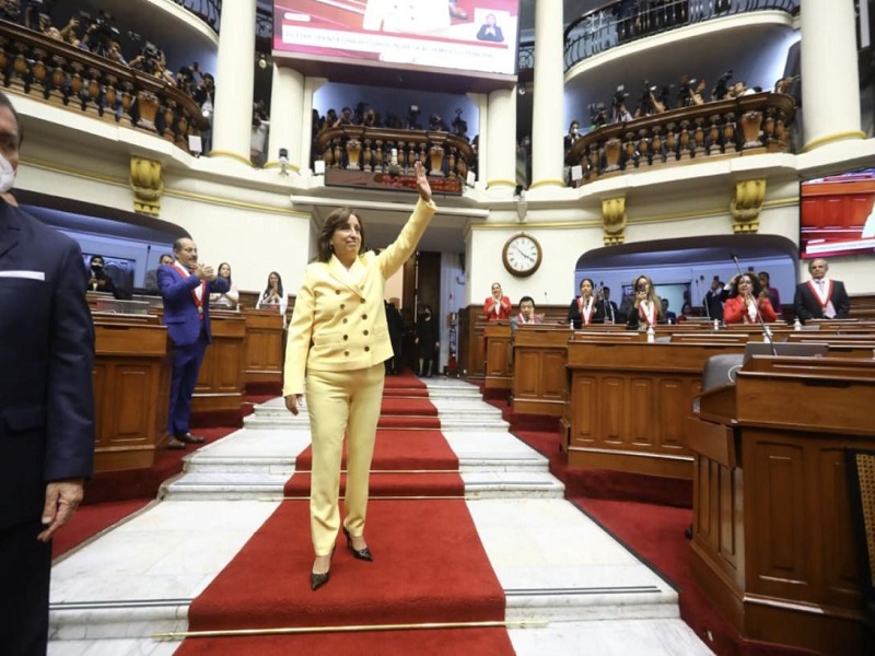 Y la presidenta, ¡ay!, siguió cayendo: solo el 2% aprueba a Dina Boluarte