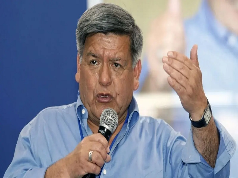 César Acuña plantea crear una base militar en Pataz para combatir la minería ilegal