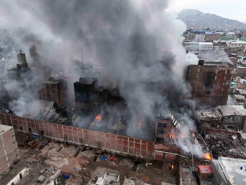 Hoy inicia demolición de edificios afectados por incendio en Barrios Altos