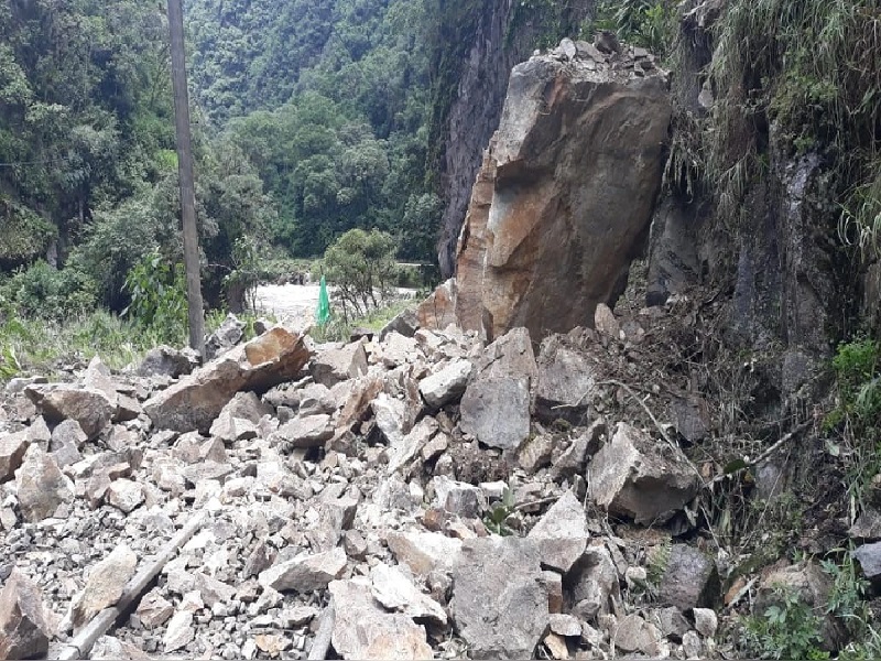 Cusco: turistas y pobladores varados tras derrumbe en vía de Machupicchu 