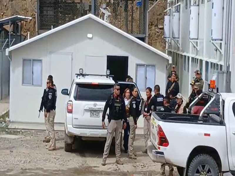 Dina Boluarte llega a Pataz para instalar el toque de queda