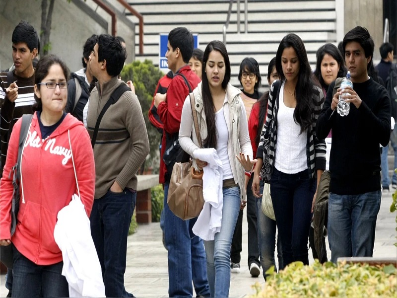 Interés de los jóvenes en la política se ha reducido y "debe ser un punto de alerta"