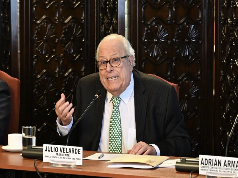 Julio Velarde: “No estamos vacunados contra los malos gobiernos”