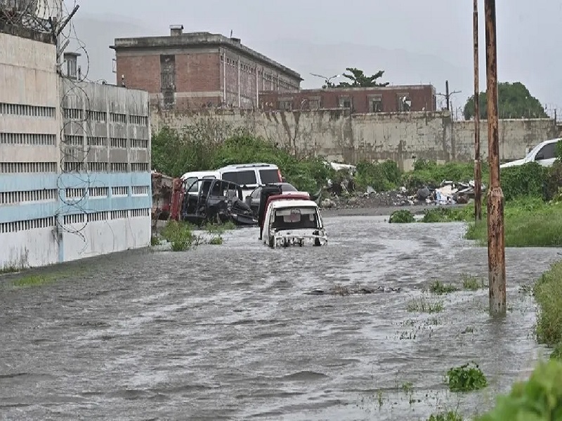 Cancillería informó que 14 peruanos permanecen en Jamaica tras cierre de aeropuerto por huracán Melissa