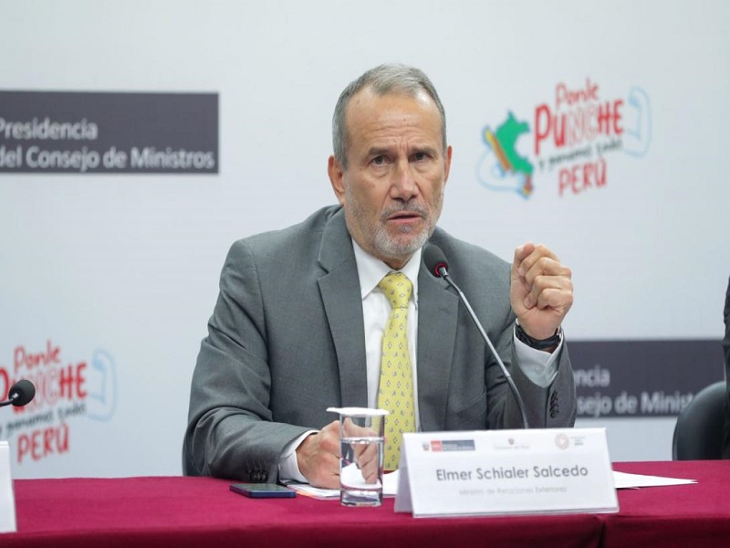 Mineros reciben S/ 120 diarios por bloquear vías, asegura canciller