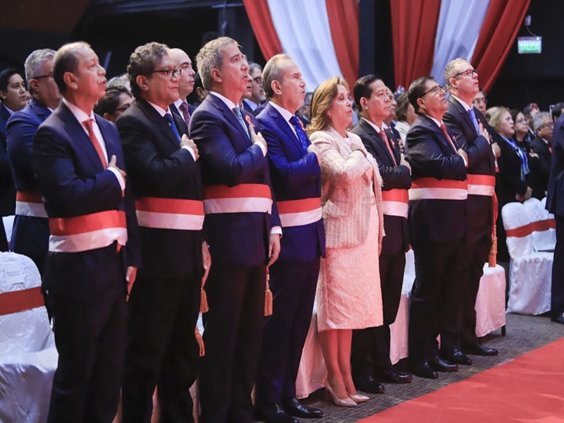 Cinco ministros acompañan a Dina Boluarte a gira en Asia