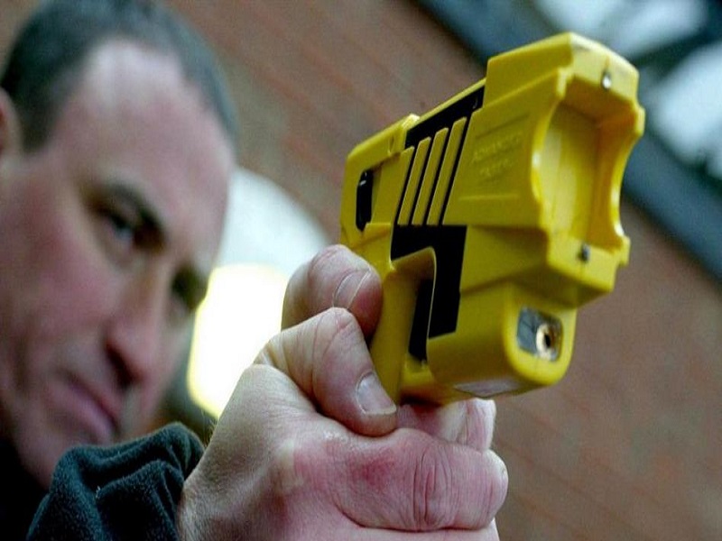 Surco propuso al Congreso el uso de pistolas eléctricas para combatir la inseguridad ciudadana