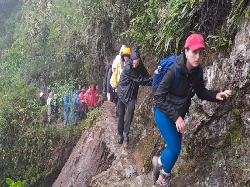 Cusco: suspenden ingreso a la montaña Waynapicchu por deslizamientos y evacuan a turistas