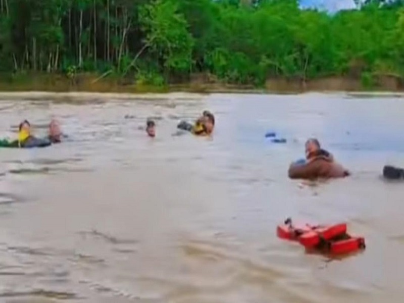 Naufragio en el río Tigre: ocho personas salvan de morir ahogadas tras hundirse embarcación