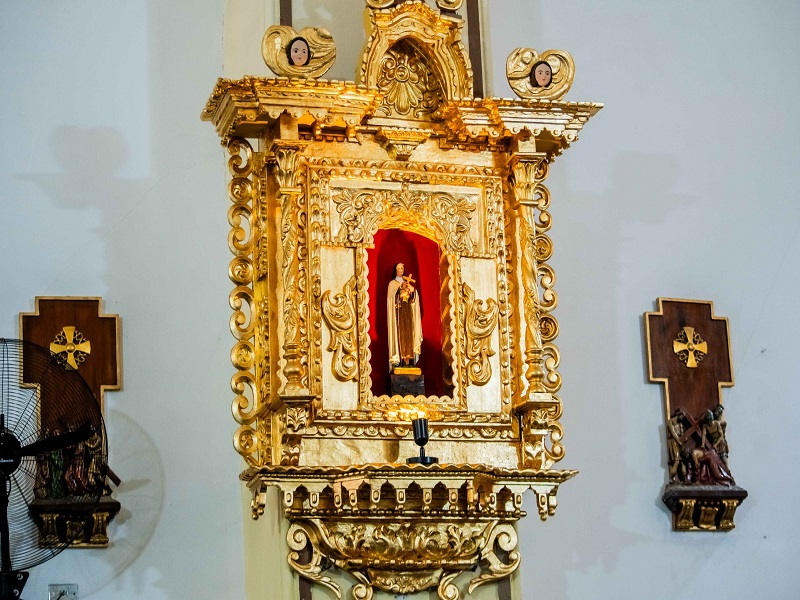 Restauran retablo del siglo XVIII en la iglesia Nuestra Señora del Carmen